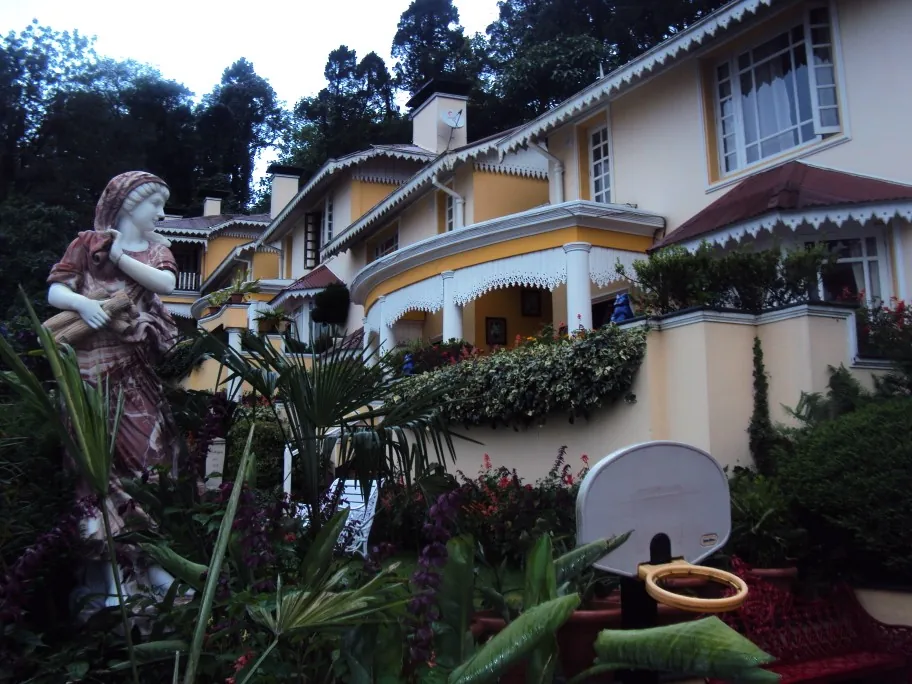 Mayfair Darjeeling hotel with its garden